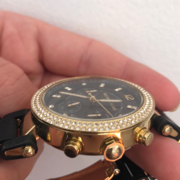 Michael Kors Watch- only worn few times!! - Picture 3 of 3
